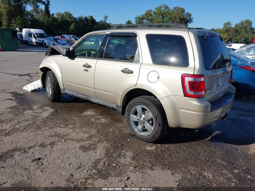 Vin: 1fmcu9dg2cka81018, lot: 46810264, ford escape xlt 20123