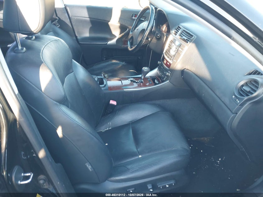 Photo 5 - LEXUS IS 350