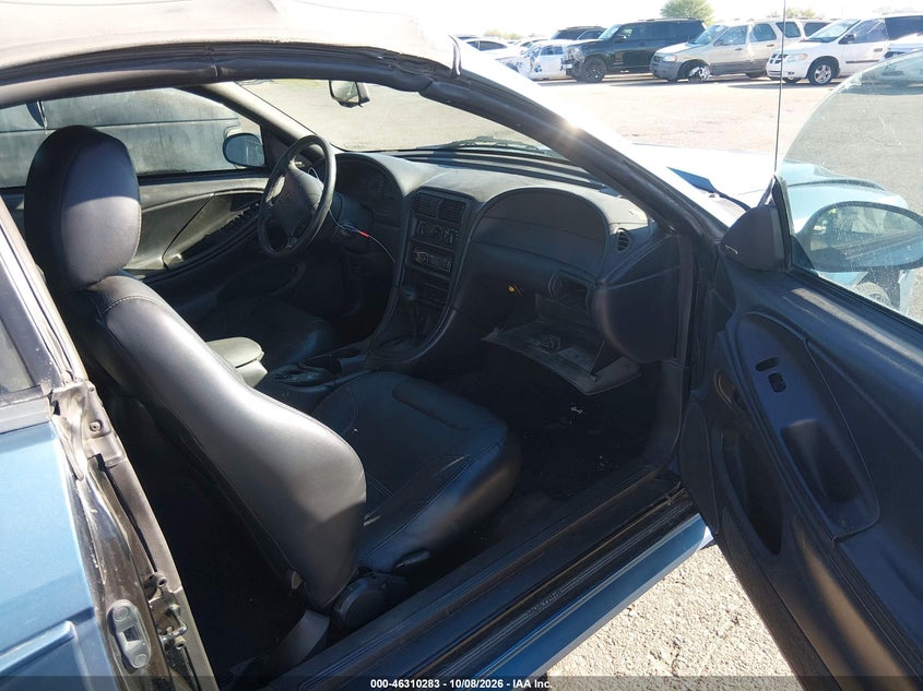 FORD MUSTANG 2000 VIN 1FAFP4449YF266531