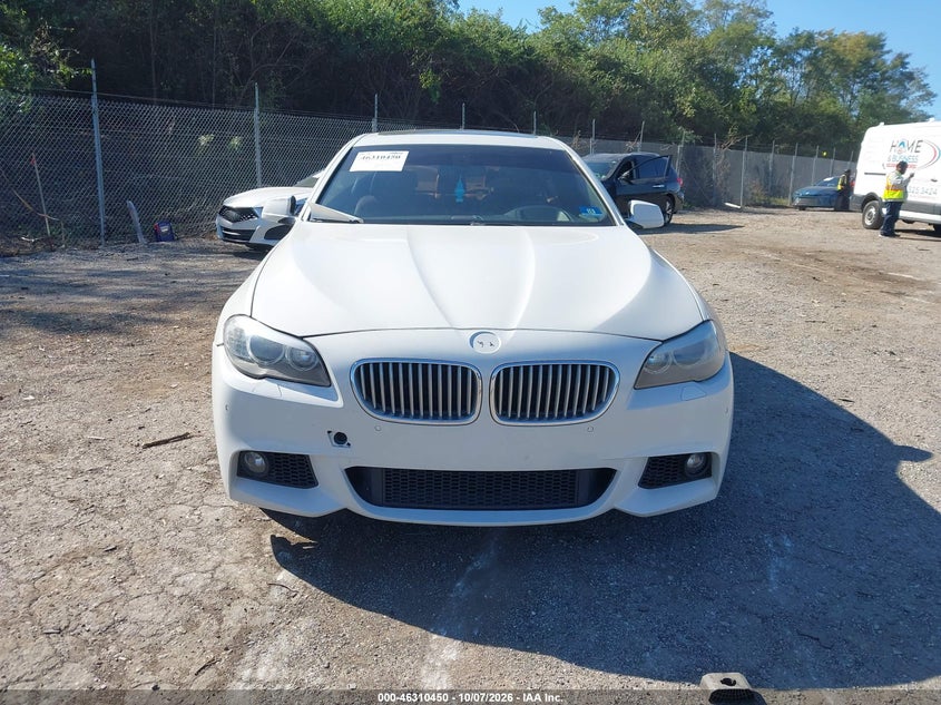 2013 BMW 550I · Photo 13