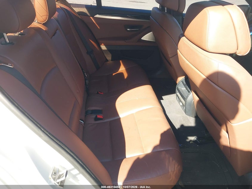 2013 BMW 550I · Photo 8