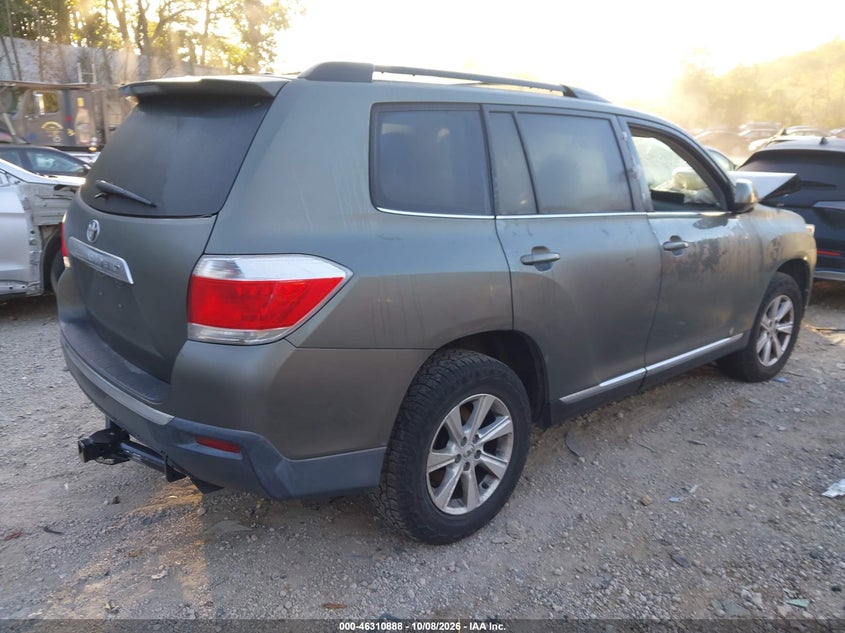 Vin: 5tdzk3eh7bs032655, lot: 46811087, toyota highlander base v6 20114