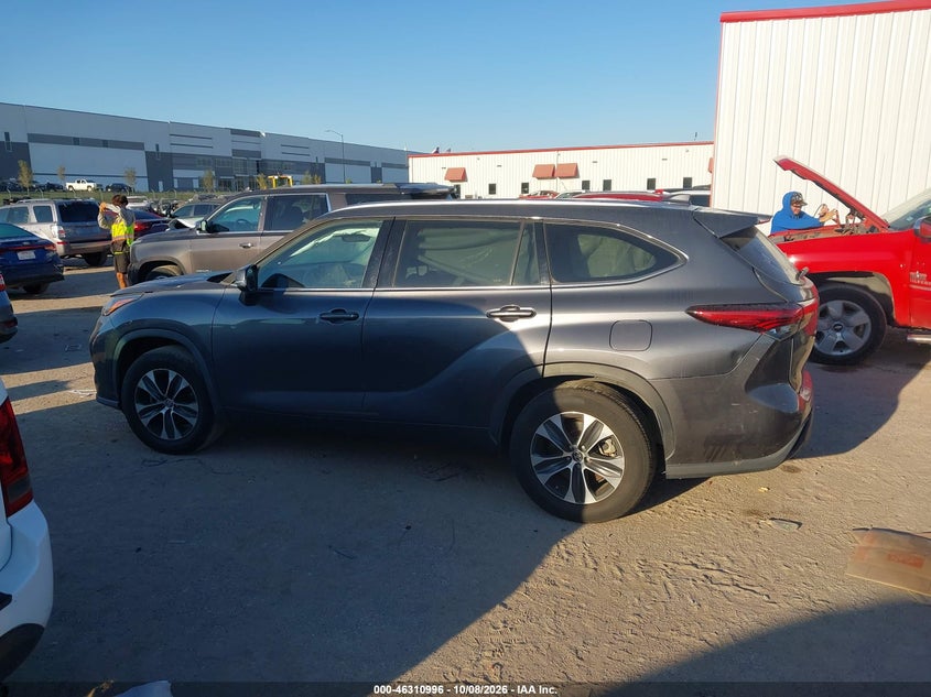 TOYOTA HIGHLANDER - zdjęcie 14