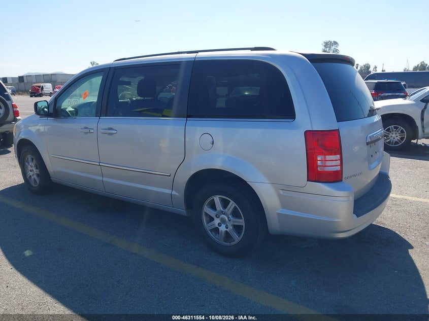 Vin: 2a4rr5d1xar492003, lot: 46811754, chrysler town & country touring 20103