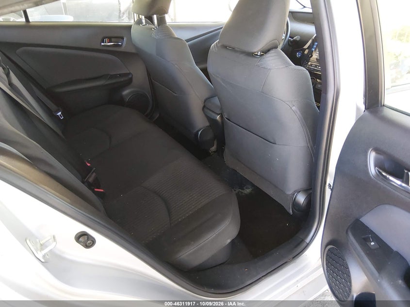 TOYOTA PRIUS - zdjęcie 8