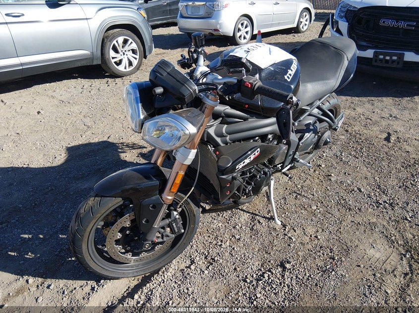 TRIUMPH SPEED TRIPLE 2011