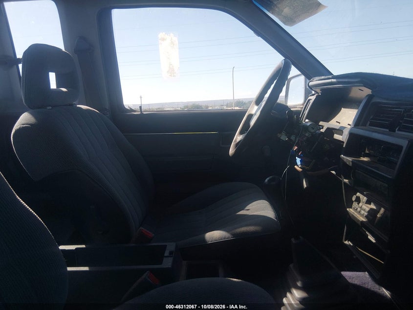 1993 NISSAN TRUCK
