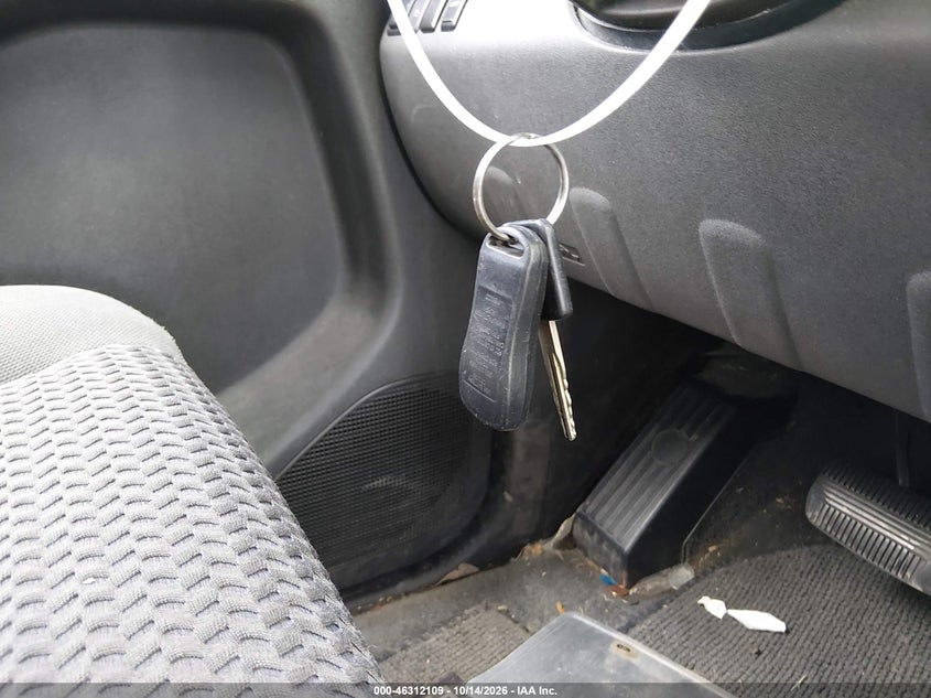 2005 NISSAN FRONTIER LE · Photo 11