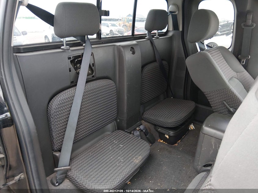 2005 NISSAN FRONTIER LE · Photo 8