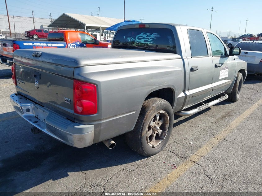 2005 DODGE DAKOTA SLT · Фото 4