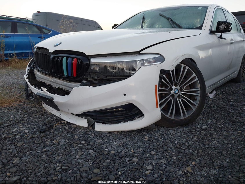 Фото 6 - BMW 530I