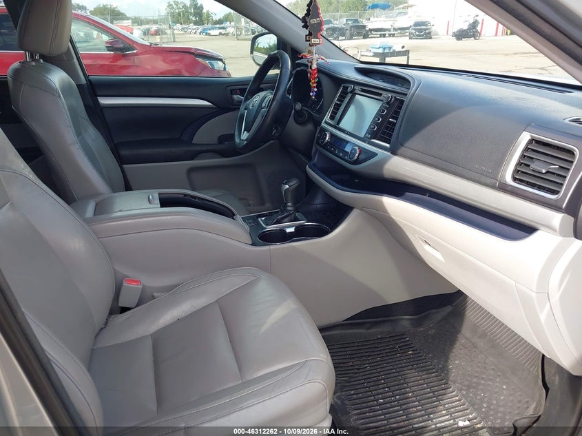 TOYOTA HIGHLANDER - zdjęcie 5
