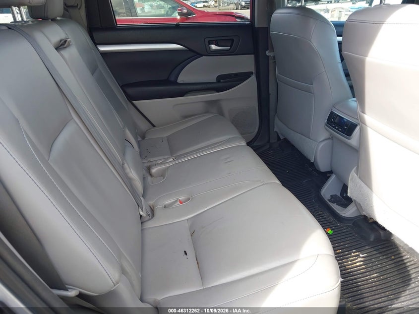 TOYOTA HIGHLANDER - zdjęcie 8