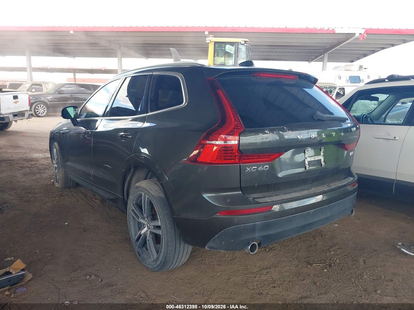 2020 VOLVO XC60 T5 MOMENTUM · Фото 3