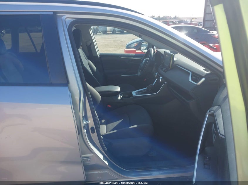 TOYOTA RAV4 - zdjęcie 5