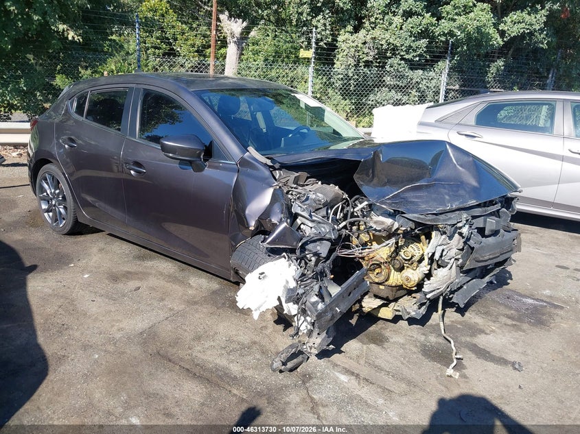 Vin: 3mzbn1l34jm215723, lot: 46813953, mazda mazda3 5-door touring 2018 img_1