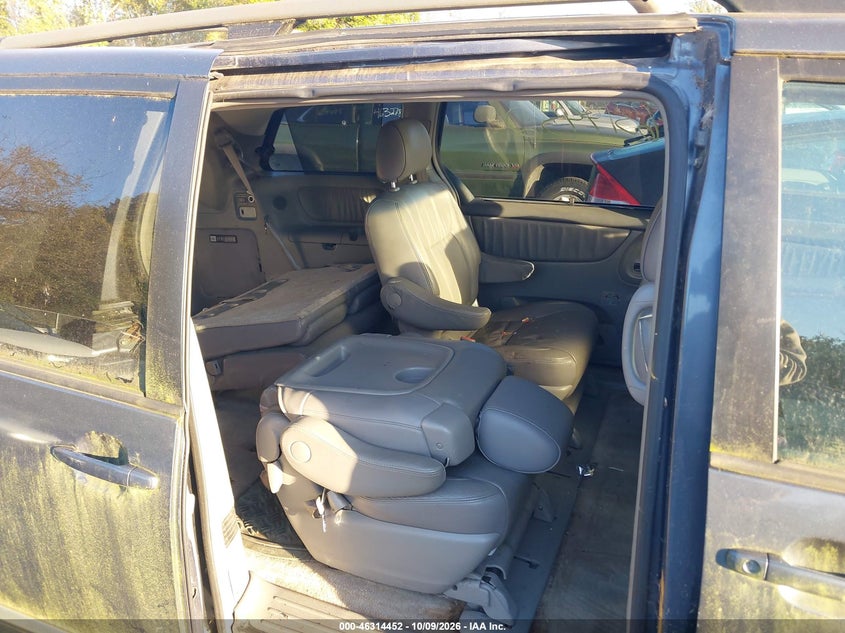 TOYOTA SIENNA 2008 VIN 5TDBK22C68S010157