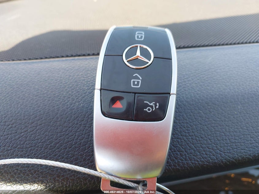 MERCEDES-BENZ E 300 - zdjęcie 11