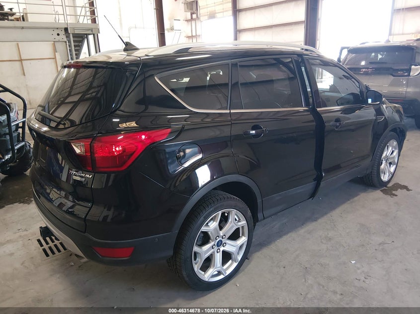 Vin: 1fmcu9j9xkuc04055, lot: 46814901, ford escape titanium 20194