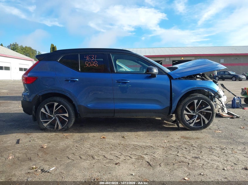 2021 VOLVO XC40 T5 R-DESIGN · Фото 12