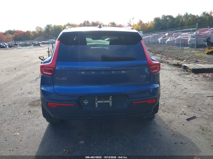 2021 VOLVO XC40 T5 R-DESIGN · Фото 15