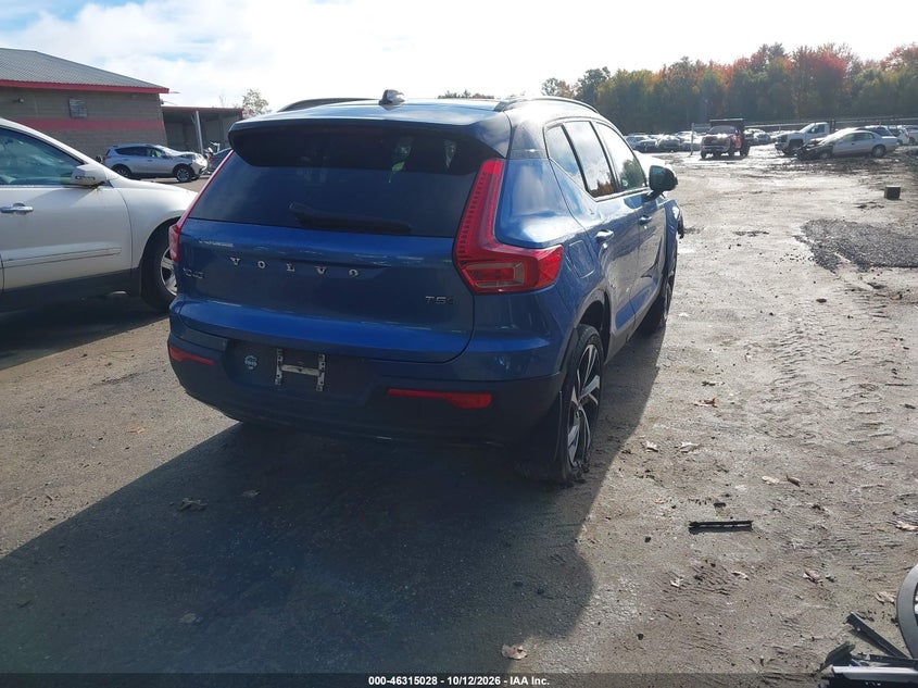 2021 VOLVO XC40 T5 R-DESIGN · Фото 4
