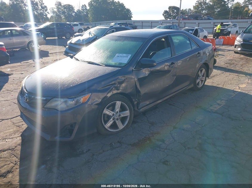Vin: 4t1bf1fk2eu826575, lot: 46815418, toyota camry se 20142