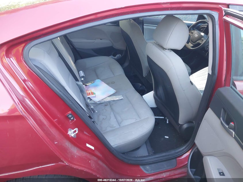2017 HYUNDAI ELANTRA SE · Photo 8