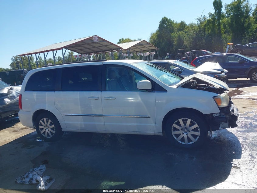 2013 CHRYSLER TOWN & COUNTRY TOURING · Фото 14