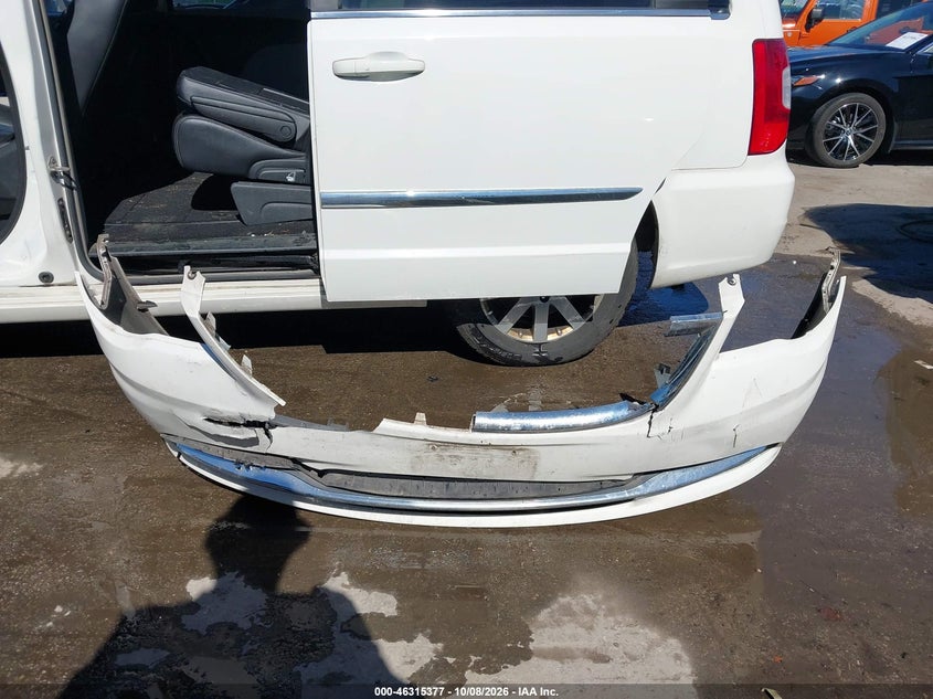 2013 CHRYSLER TOWN & COUNTRY TOURING · Фото 12
