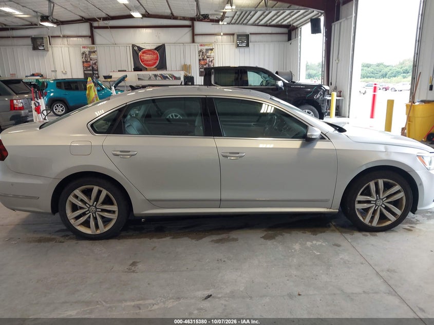 2017 VOLKSWAGEN PASSAT 1.8T SEL PREMIUM · Photo 13