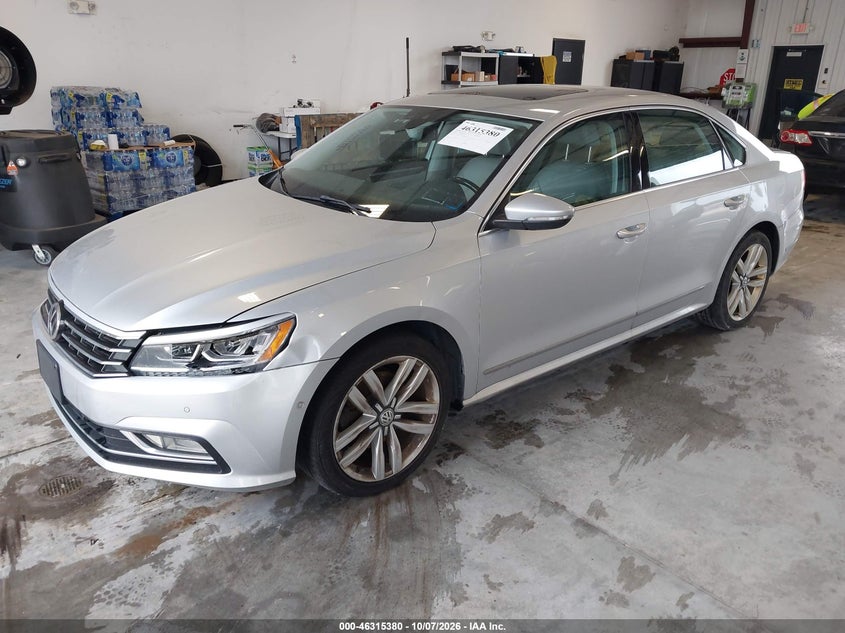 2017 VOLKSWAGEN PASSAT 1.8T SEL PREMIUM · Photo 2