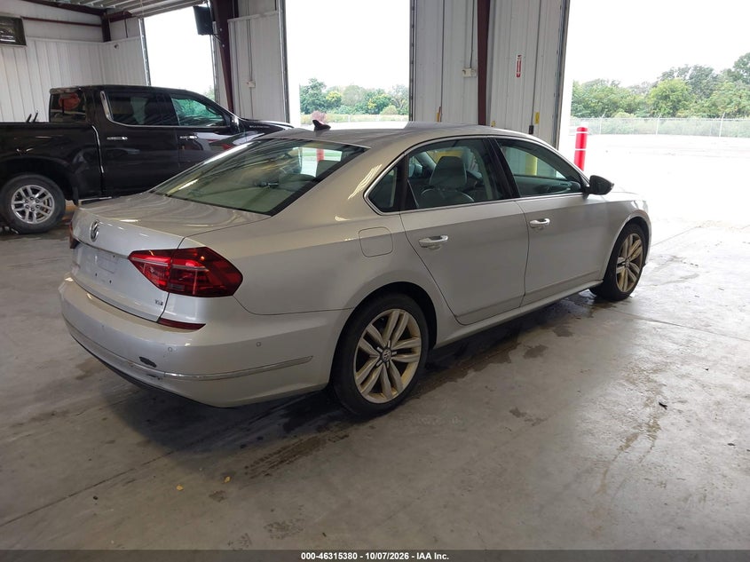 2017 VOLKSWAGEN PASSAT 1.8T SEL PREMIUM · Photo 4