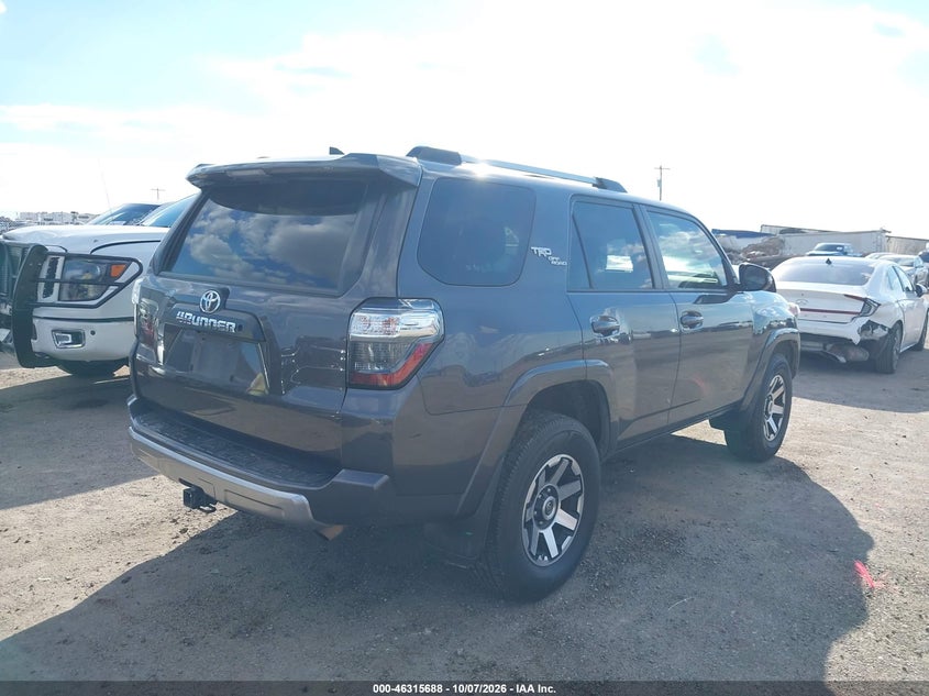 Vin: jtebu5jr8j5576796, lot: 46815911, toyota 4runner trd off road premium 20184