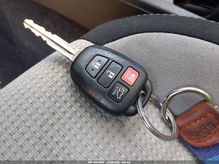 TOYOTA RAV4 - zdjęcie 11