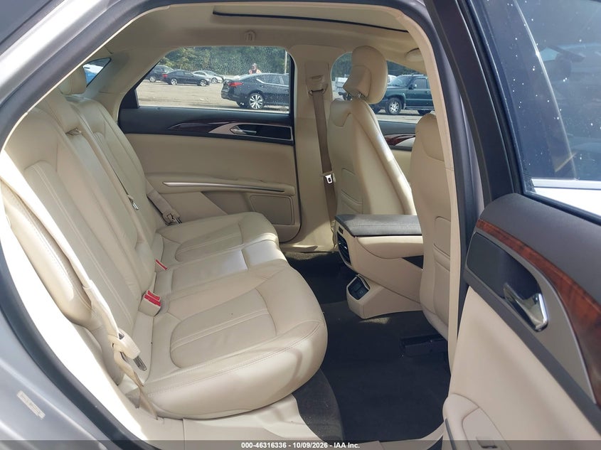 LINCOLN MKZ HYBRID 2015 VIN 3LN6L2LU2FR607162