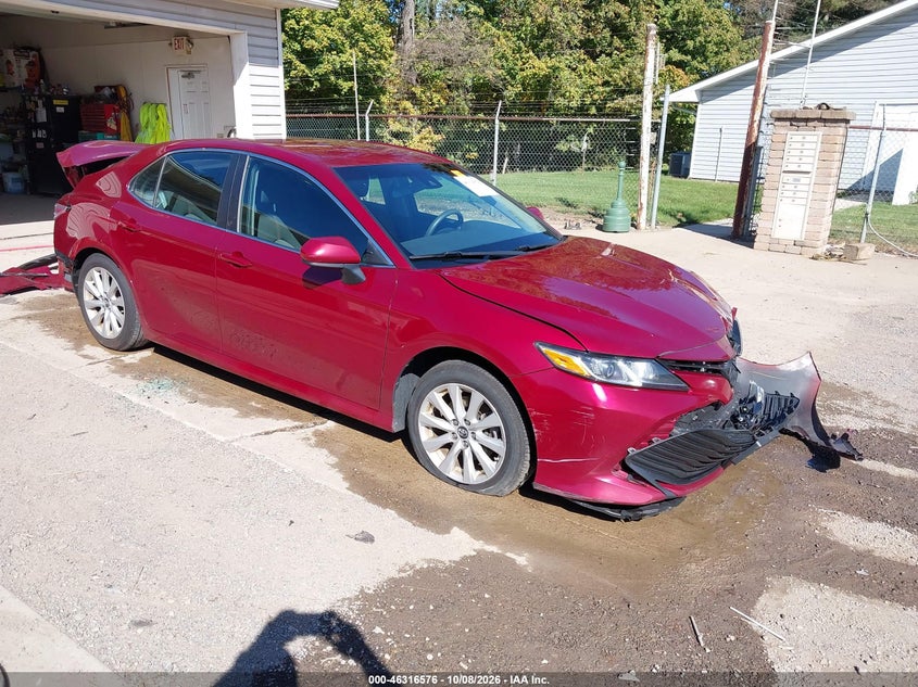 TOYOTA CAMRY - zdjęcie 1