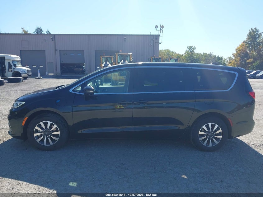 CHRYSLER PACIFICA HYBRID 2023 VIN 2C4RC1L76PR541700