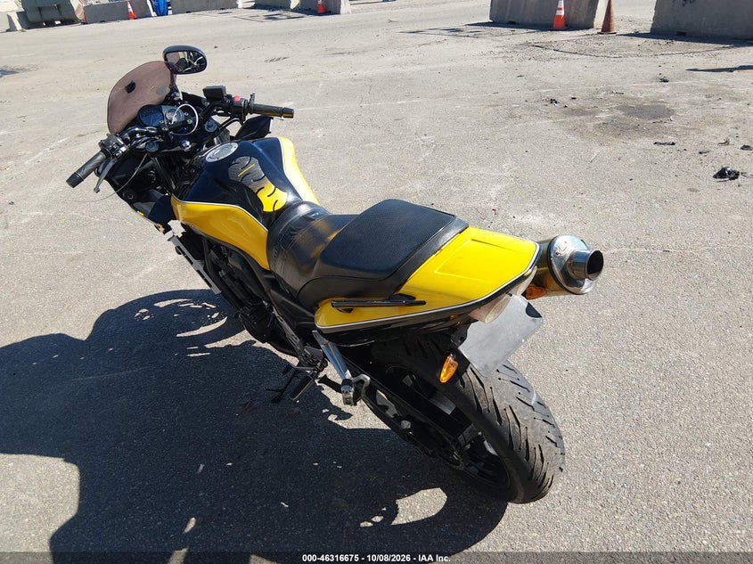 YAMAHA FZS10 2003