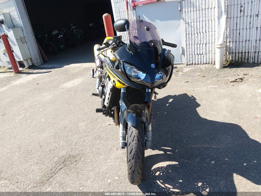 YAMAHA FZS10 2003