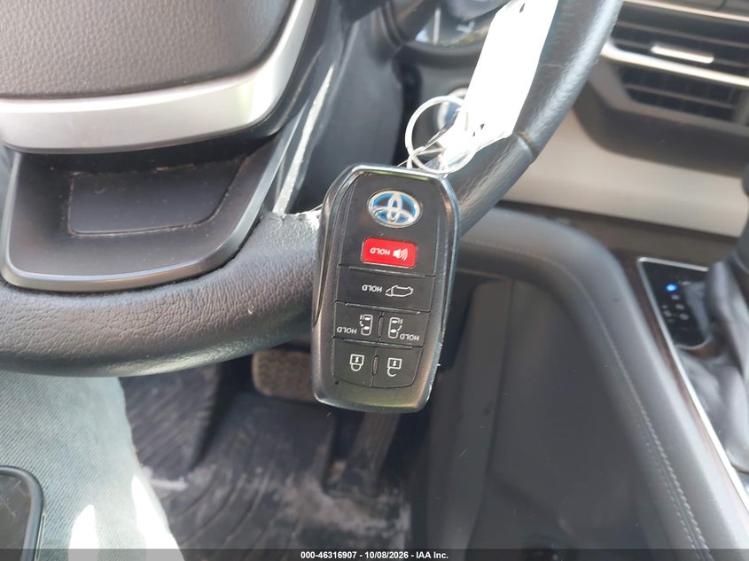 TOYOTA SIENNA - zdjęcie 11