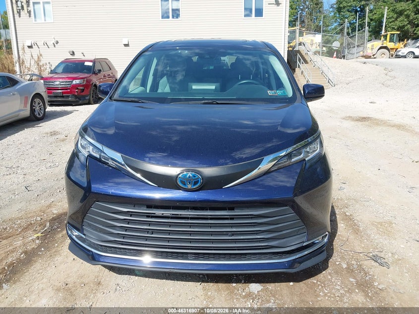 TOYOTA SIENNA - zdjęcie 12