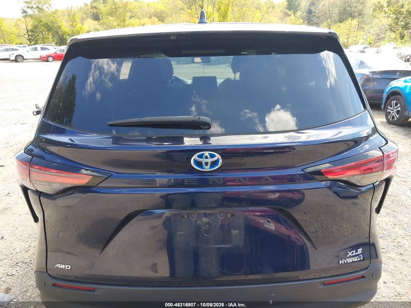 TOYOTA SIENNA - zdjęcie 16