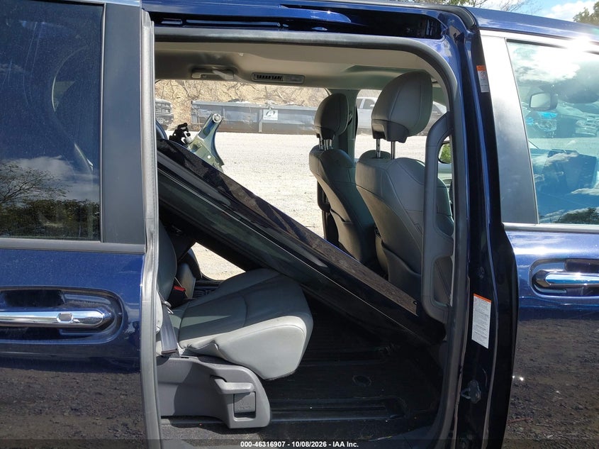 TOYOTA SIENNA - zdjęcie 8