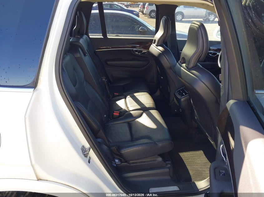 2019 VOLVO XC90 T6 MOMENTUM · Фото 8