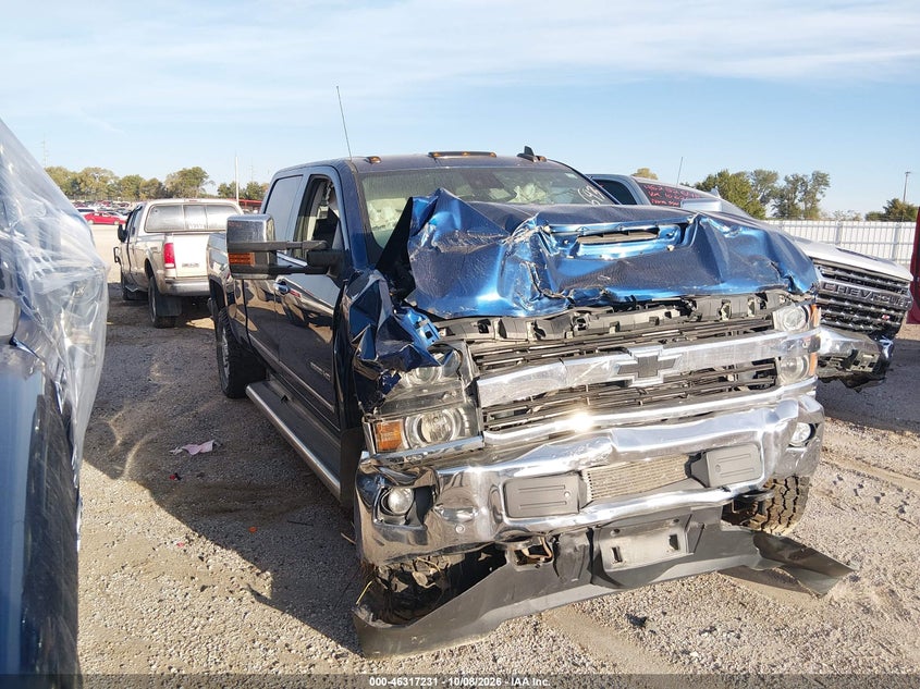 2017 CHEVROLET SILVERADO 2500HD LTZ · Фото 17