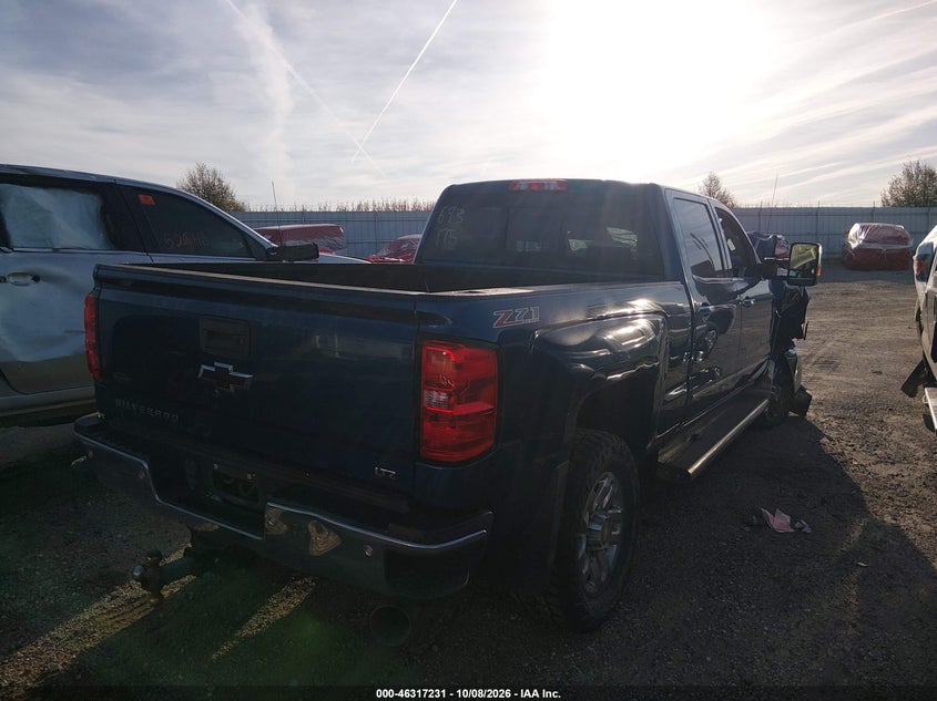 2017 CHEVROLET SILVERADO 2500HD LTZ · Фото 4