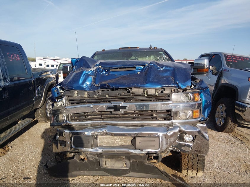 2017 CHEVROLET SILVERADO 2500HD LTZ · Фото 6
