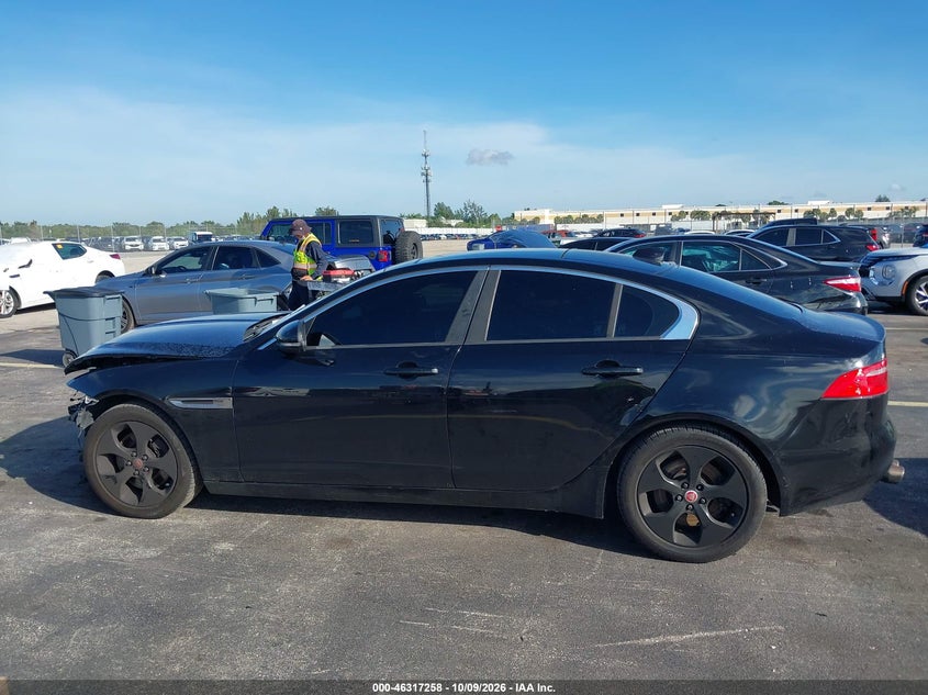JAGUAR XE - zdjęcie 15
