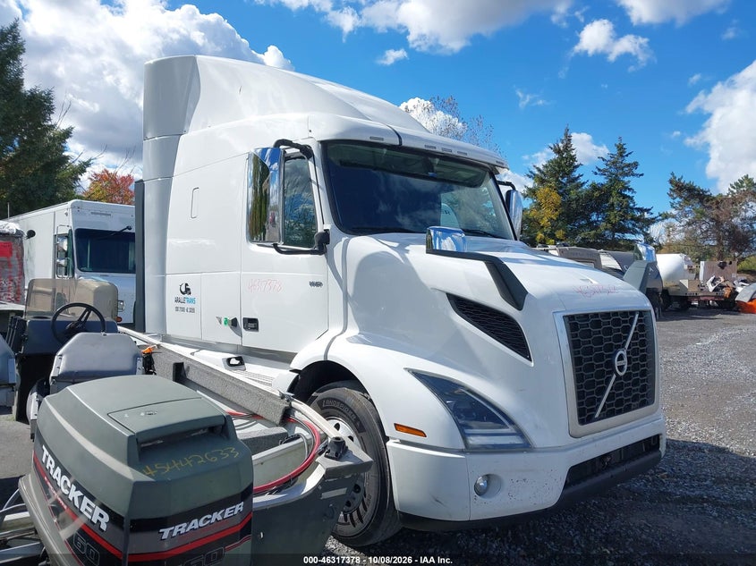 2020 VOLVO VNR